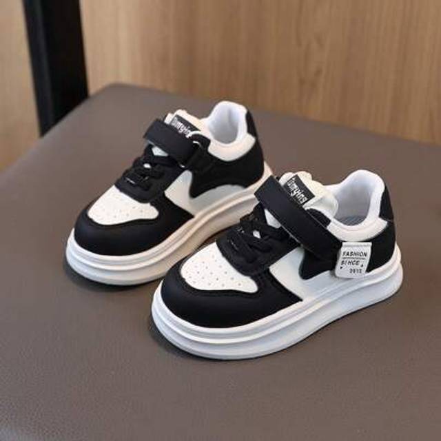 SHEIN 1 Pair Kids&#39; Sports Shoes, Boys&#39; Anti-Slip Comfortable Casual Sneakers