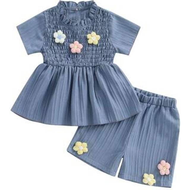 SHEIN Toddler Girls Summer Outfit Crochet Flowers Short Sleeves T-Shirt And Elastic Shorts Set Cute 2 Piece Clothes