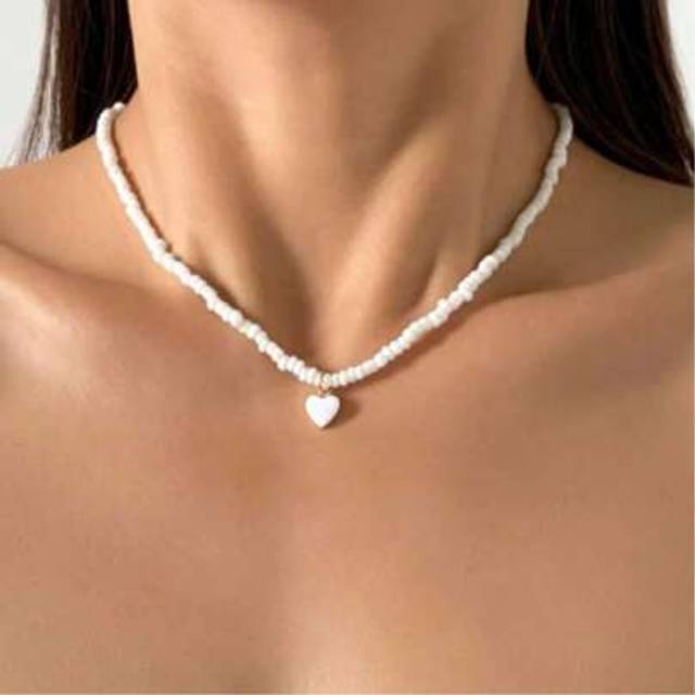 SHEIN 1pc Women&#39;s Minimalist Cute Heart Shaped Beaded Pendant Necklace