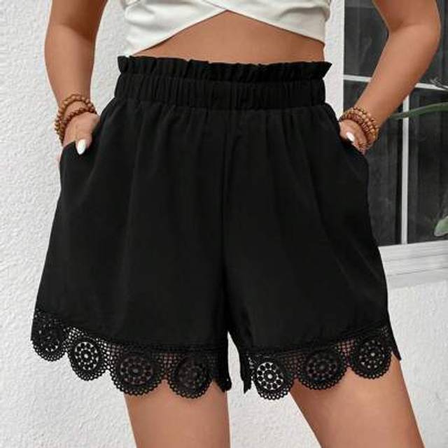 SHEIN Plus Size Women&#39;s Woven Fabric Pure Black Casual Vacation Daily Versatile Elastic Waist A-Line Patchwork Hem Summer Shorts