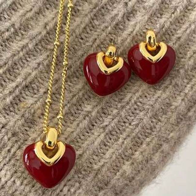 SHEIN 3pcs Enameled Heart Alloy Jewelry Set: Earrings, Necklace & Pendant, Versatile, Suitable For Mother&#39;s Day Wear And Gifting