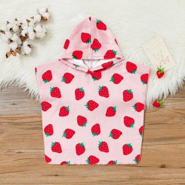 SHEIN Baby Girl Strawberry Pattern Hooded Comfortable Flannel Absorbent Robe, Pajamas, Blanket, Suitable For Various Seasons And Occasions Like Bathroom And