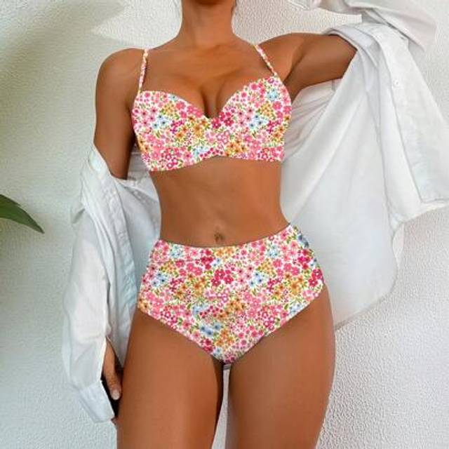 SHEIN Ditsy Floral Padded Bikini Set For Women, Family Matching Outfits Mommy And Me (4 Pieces Sold Separately)