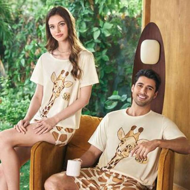 SHEIN Apricot Giraffe Print Knitted Men&#39;s Pajamas Set Matching Pajama Set Couple Couple