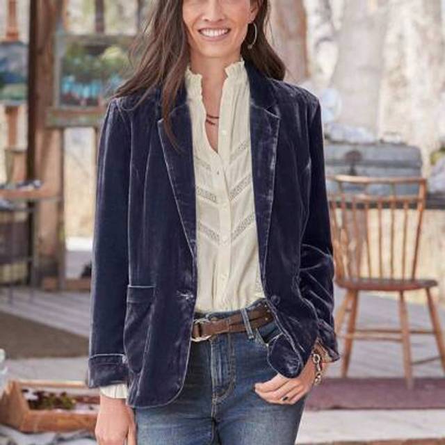 SHEIN Women Vintage Velvet Blazer Button-Up Lapel Neck Long Sleeve Big Pockets Spring Jacket
