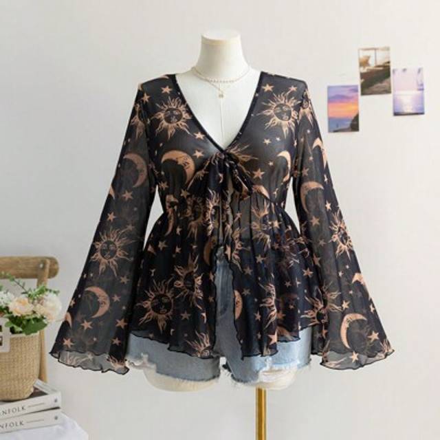 Soleia Plus Size Boho Women&#39;s Winter Holiday Back To School V Neck Black Long Sleeve Babydoll Top With Sun Moon Star Pattern, Christmas Women&#39;s New Year&#39;s Ev