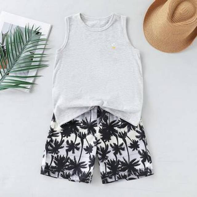 SHEIN 2pcs Set: Boys Casual Sleeveless Tree Pattern T-Shirt And Elastic Waist Hawaiian Shorts