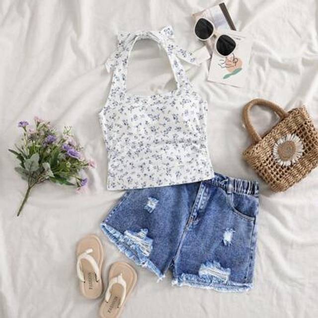 SHEIN Tween Girl Ditsy Floral Ruched Halter Top And Distressed Shorts Casual Set
