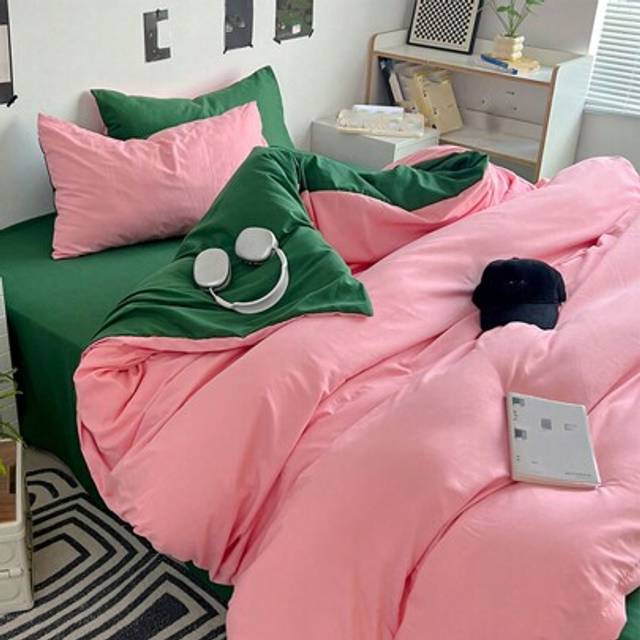 SHEIN 3pcs Set Pink & Green Contrast Flannel Duvet Cover Set
