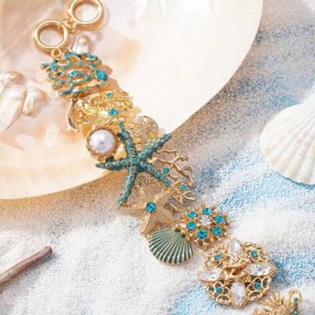 SHEIN 1pc Fashion Starfish & Seashell Pearl Decor Bracelet For Women, Vacation & Beach Style