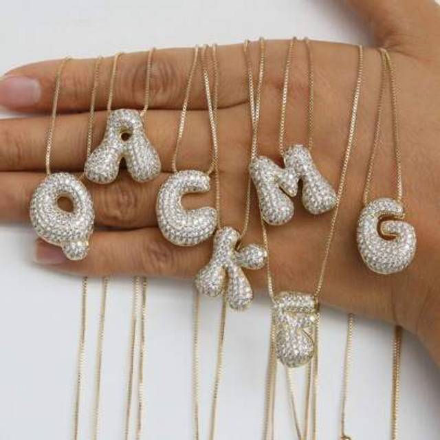 SHEIN 1pc Women&#39;s Cute Bubble Letter Initial Necklace, Stainless Steel Chain With Thick Copper Alloy Initial Pendant, Delicate 26 Letter Charm Jewelry Gift