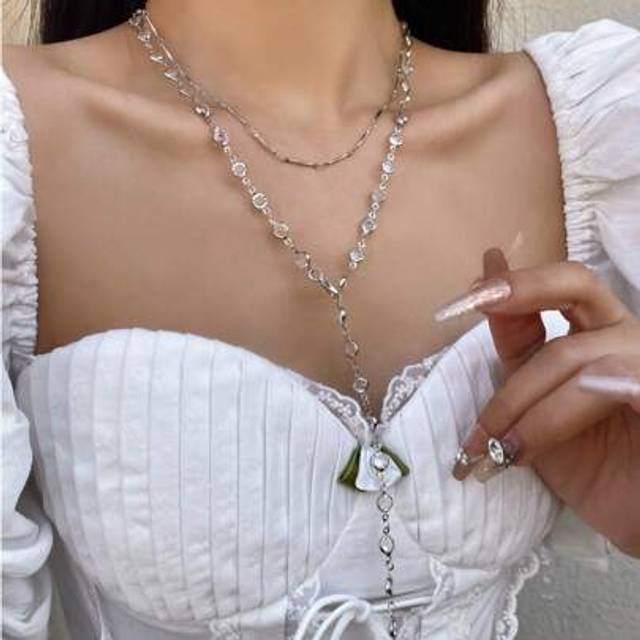 SHEIN 2 Sets Gold/Silver, Black/Blue/Clear Glass Necklaces, Y-Shape Choker, Blingbling Pendant Decor For Daily Wear, Date, Party, Vacation, Holiday, Deep V,