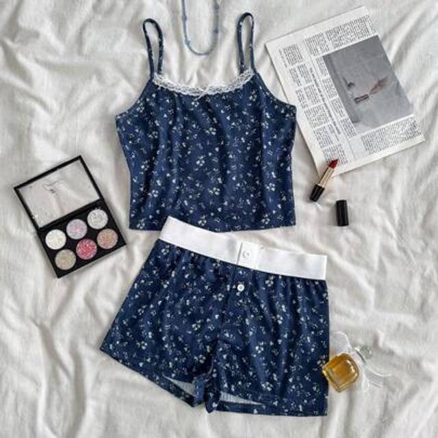 SHEIN Teen Girls Spring & Summer Valentine&#39;s Day, Homewear, Clean Girl/American Vibe, Floral Lace Bowknot -Dye Blue Camisole And Short Pajama Set