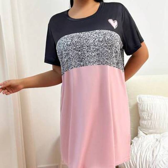 SHEIN Plus Size Women Casual Heart Print Patchwork Nightgown