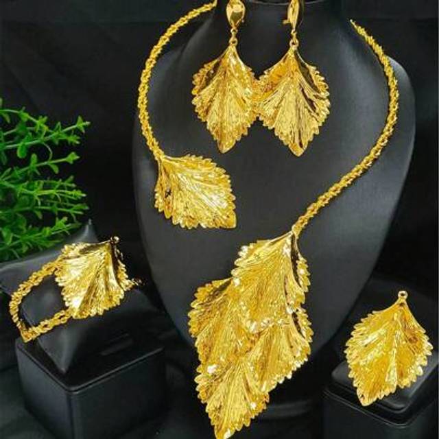 SHEIN 4pcs Women&#39;s Fashion Floral Design Gold-Plated Necklace, Earrings, Bracelet, Ring Jewelry Set, Suitable For, African, Dubai, Bride, Party, Anniversary