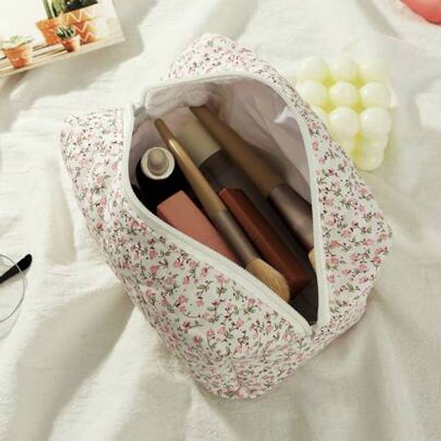 SHEIN 1 Pc Cute Pink Flower Print Large Capacity Cosmetic Bag,For Storing Brushes Skin Care Items, Lipsticks, Hair Accessories, Or As A Travel Necessity, St
