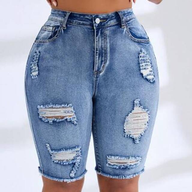 SHEIN Plus Size Women Side Pockets Distressed Denim Knee Length Capri Shorts
