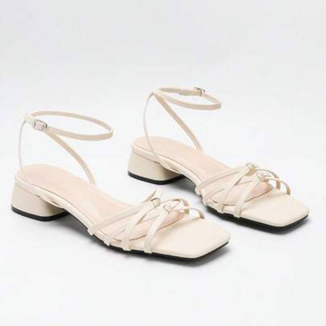 SHEIN Wide Fit Women&#39;s Elegant Strap Buckle Square Toe Low Heel Sandals, Versatile And Fashionable Square Open Toe High Heel Sandals For Summer