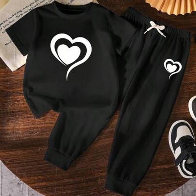 SHEIN 2pcs/Set Young Girl Casual Minimalist Pattern Short Sleeve Round Neck T-Shirt And Shorts Set, Suitable For Summer