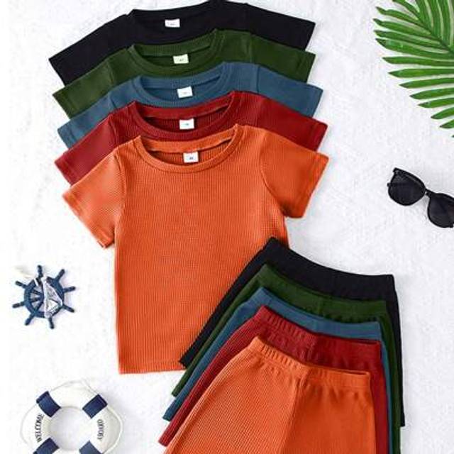 SHEIN 10pcs/Set Boys Casual Solid Color Waffle Knit Soft & Comfy Short Sleeve T-Shirt And Shorts Set, Outdoor Leisure Wear, Spring/Summer