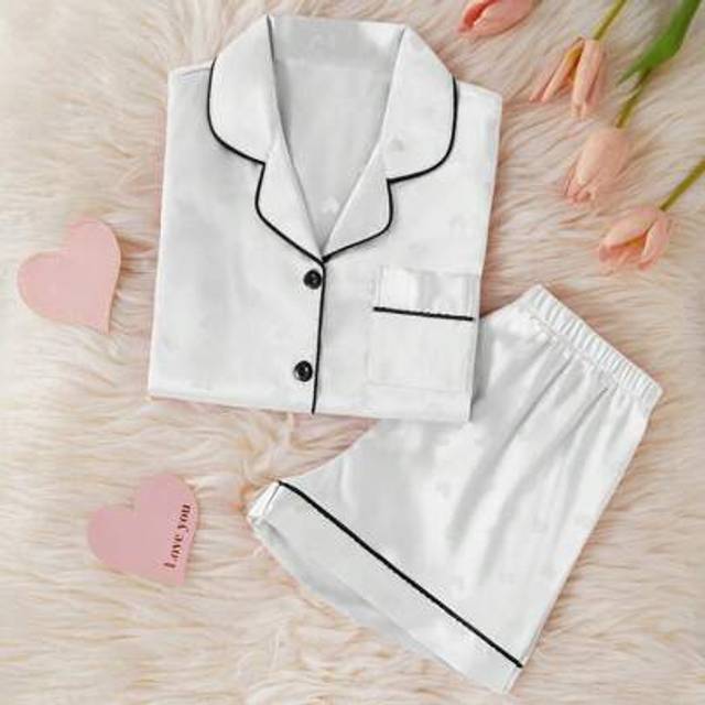 SHEIN Big Girls Satin Love Pattern Knit Short Sleeve Shorts Pajama Set