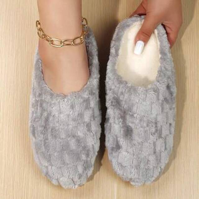 SHEIN Women&#39;s Fashionable Plaid Fluffy Faux Fur House Slippers, Indoor Floor Socks, Warm Lightweight Bedroom Slippers For Winter