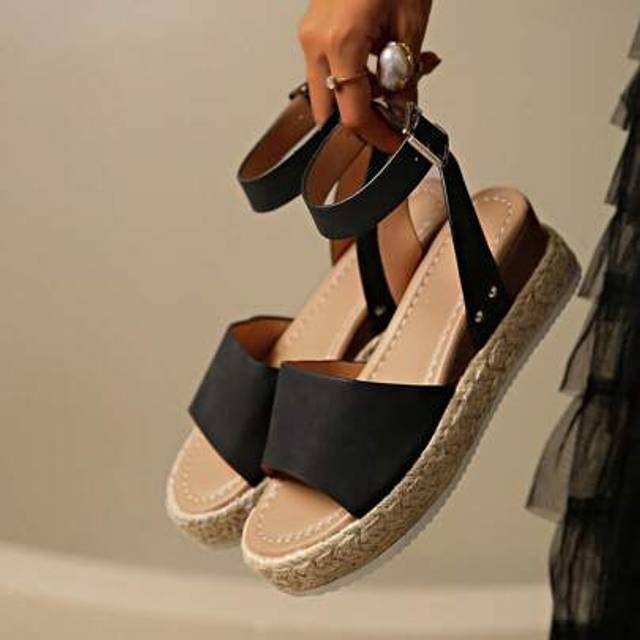 SHEIN Women&#39;s Platform Wedge Heel Sandals With Straw Braid Rope Sole, Metal Rivet Decoration, Ankle Strap Buckle Closure, Suitable For Casual & Holiday