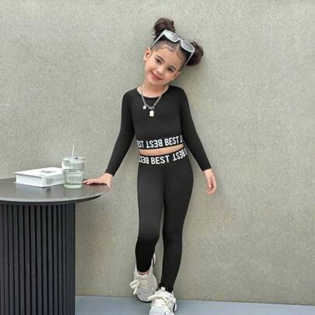SHEIN 2pcs/Set Young Girl Letter Print Knit Crop Top And Matching Knit Legging Outfit, Sports Set,Suitable For Spring And Summer