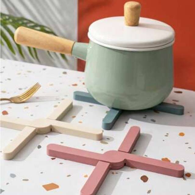 SHEIN 1pc Silicone Heat Resistant Pad Foldable Non-Slip Pot Pan Mat Table Placemat Dish Plate Cross Holder Coaster Kitchen Table Mat