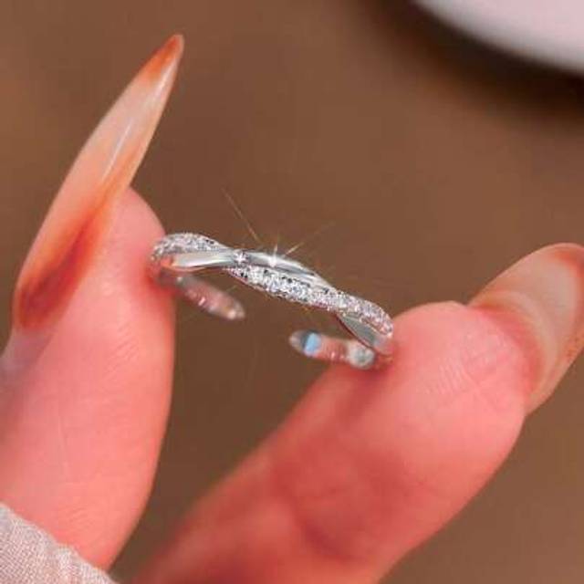 SHEIN 1PC S925 Sterling Silver Delicate And Unique Crossed Twist And Diamond Toe Ring Adjustable Toe Ring For Summer Seaside Wear