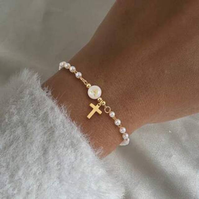 SHEIN 1pc New Simple Shell Initial Gold Color Stainless Steel Cross Bracelet Faux Pearl Chain Bracelets For Women