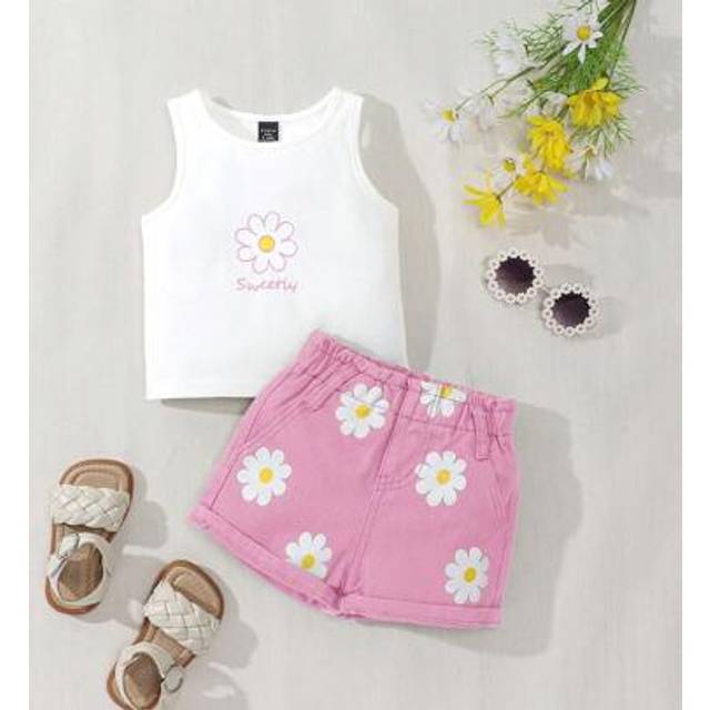 SHEIN Baby Girls 2-Piece Set: White Vest Top With Cute Daisy Print & Loose, Comfortable Green Denim Shorts With Elastic Waist, Simple & Adorable Style
