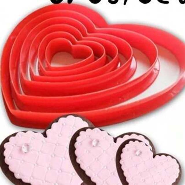 SHEIN 6Pcs Heart Shaped Cookie Biscuit Cutter Set Fondant Icing Cake Sugarcraft Mold