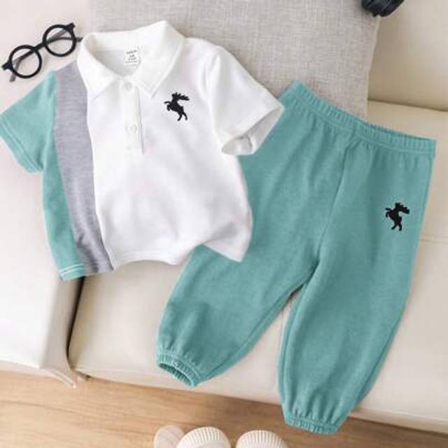 SHEIN 2pcs Baby Boy Green & White Colorblock Deer Print Polo Collar Short Sleeve Top & Shorts Set, Casual, Soft And Comfortable For Home And Outdoor Wear