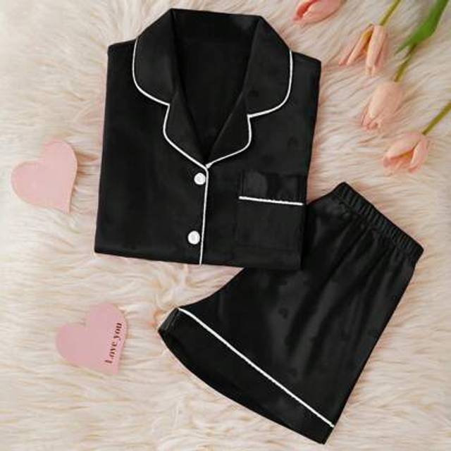 SHEIN Girls Faux Silk Heart Jacquard Short Sleeve T-Shirt & Shorts Pajama Set