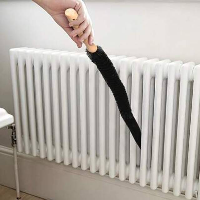 SHEIN 1pc Multi-Functional Radiator Cleaning Brush, With Wooden Handle, Nylon Bristles - 27.56 Inch/29.53 Inch Metal Body, Effectively Removes Dust And Lint