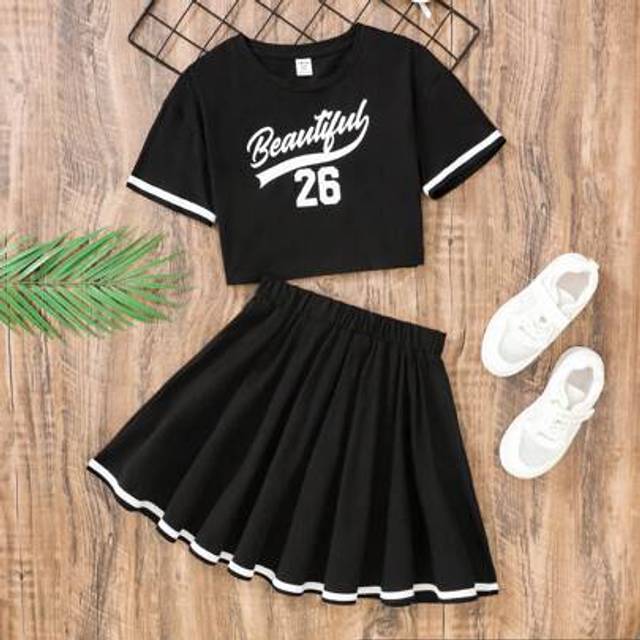 SHEIN Tween Girls&#39; Knitted Letter Print Color Block Ribbon Decor Short Sleeve T-Shirt And Loose Skirt Casual Set