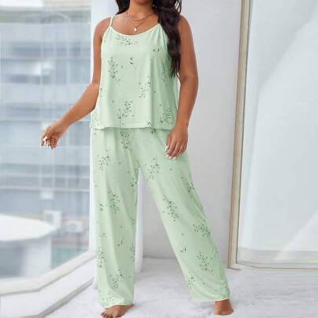 SHEIN Plus Size Floral Print Camisole Top And Pants Sleepwear Set