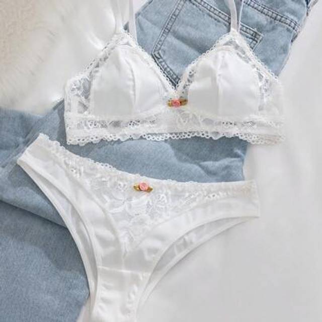 SHEIN 2pcs Women&#39;s Comfortable Bralette Set Wireless And With Padding And Lace Trimmed Triangle Cups, Lingerie, Kawaii
