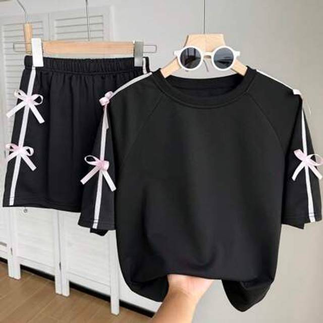 SHEIN 2pcs/Set Girls Casual All-Match Daily Sports Style Fashion Co-Ord Set: Loose Knit T-Shirt With 3D Bow Trim + Shorts