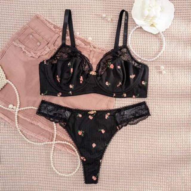 SHEIN 1 Set Women Plus Size Solid & Floral Print Lace Trim Comfortable Lingerie Set