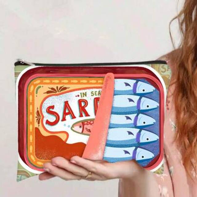 SHEIN Unique Red Canvas Sardine Can Shaped Mini Makeup Pouch - Fashion Zipper Bag, Travel Essentials, Olive Oil Design, Lightweight And Washable, Suitable A