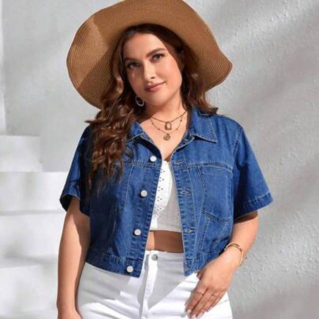 SHEIN Plus Size Leisure Vacation Short Sleeve Cropped Denim Jacket