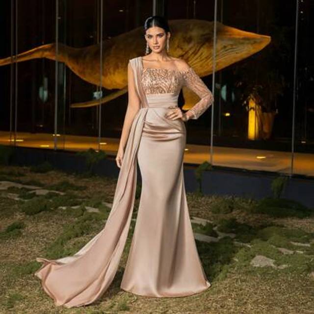 Faeriesty Elegant Asymmetrical Neck Long Sleeve Evening Gown With Dramatic Side Sweep Train & Flattering Mermaid Formal Dress