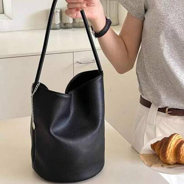 SHEIN Soft Leather Bucket Vegetable Basket Bag, 2025 Summer New Handbag, Niche Shoulder Bag, Commuting Armpit Bag