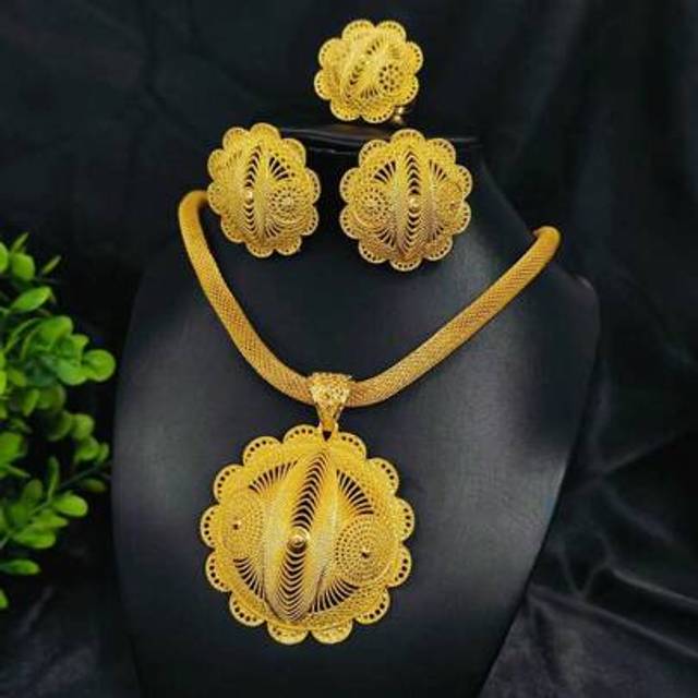 SHEIN 1pc Necklace, 1 Pair Of Earrings, 1pc Ring Floral Zinc Alloy Middle East Dubai Style Jewelry Set, Suitable For Saudi Arabian, African Wedding & Party