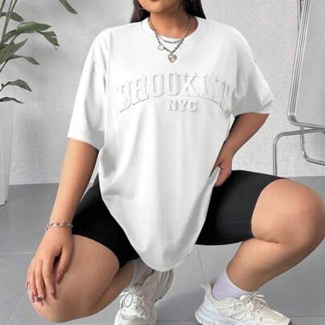 SHEIN Plus Size Women&#39;s Letter Embossed Brooklyn T-Shirt