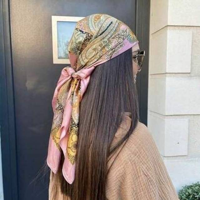 SHEIN 1pc Simple Printed Square Scarf,Â Bandana For Women, Can Be Used As Belt,Bag Decoration,Ribbon, Headband Or Headscarf Bandana,Hair Band,Head Band Ide
