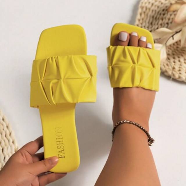 SHEIN Wide Fit Women Fashion Square Toe Pleated Flat Sandals Casual Black Summer Slippers