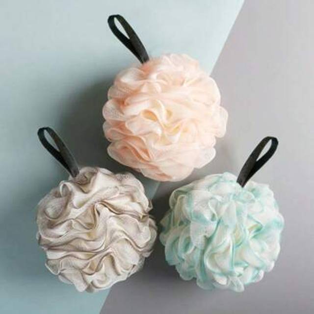 SHEIN 1pc Shower Puff, Soft Cute Girl Shower Puff, Loofah Shower Sponge With Drawstring, Suitable For All Skin Types, Random Hanging Cord Home Bathroom Deco